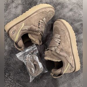 UGG Women's Lowmel Sneaker, size 7